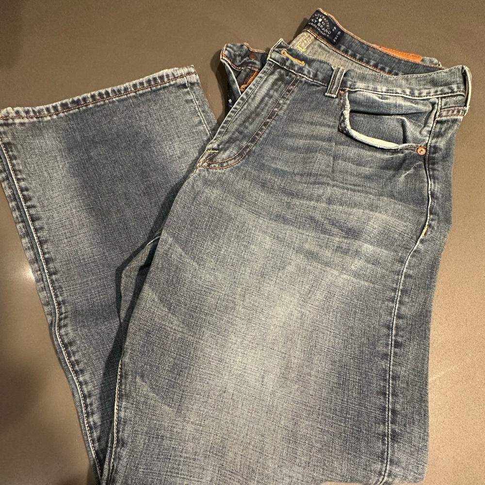 Mens Jeans - Lucky Brand - 34W x 30L - 181 Relaxed Straight
